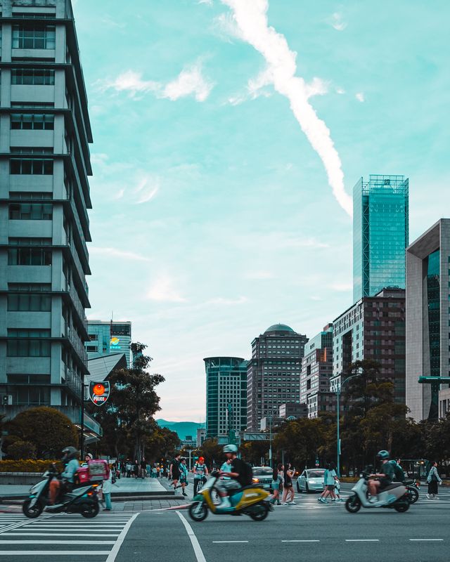 A Taipei street leading toward Taipei 101.
