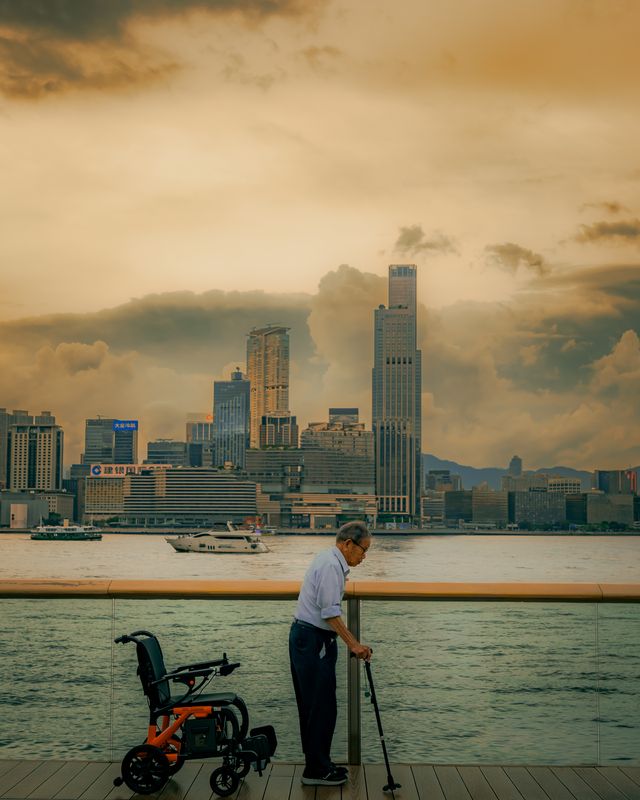 Photograph from the HarryPixel archive, frame 312.